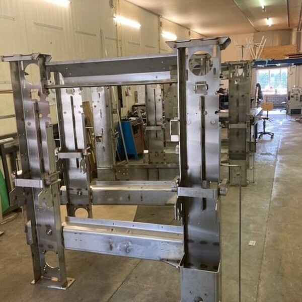 RVS 316 H-frame (lift-onderdeel) met rondom afgelaste naden – hygiënisch voor toepassing in de food industrie.
